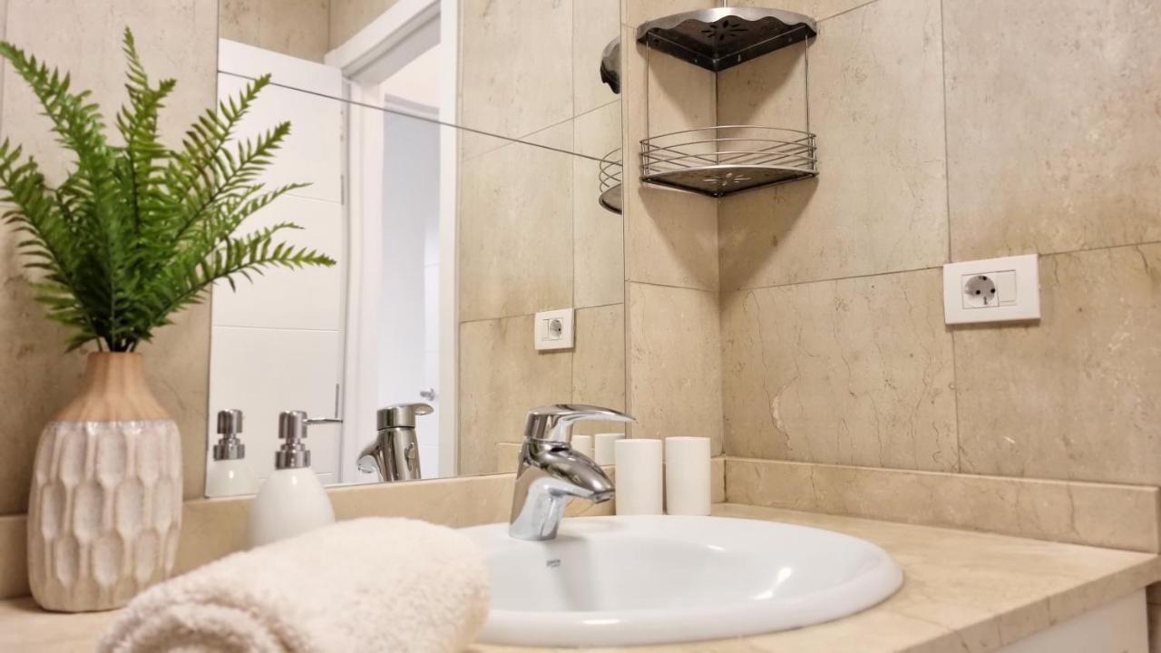 Lovely Apartment With Big Sunny Terrace بالم مار المظهر الخارجي الصورة
